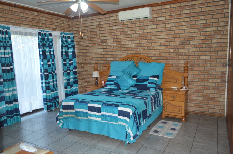 6 Bedroom Property for Sale in Doringkruin North West